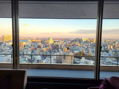 ラウンジからの景色、最高です。
夜景もすごくキレイでした。