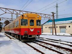 途中の寺田駅で、立山線に乗換え。
元・京阪電車のテレビカーに乗車。。
