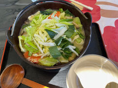 吉田うどんかほうとうか、迷いましたが今回はほうとう。おいしいしボリュームたっぷり。
