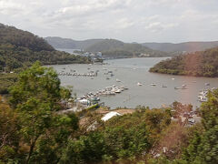 出発してしばらくするとホークスベリーリバーが見えてきます。シドニー近郊の入り江のひとつで美しいところです。この瞬間は曇っており、水面が綺麗でないのが残念です。