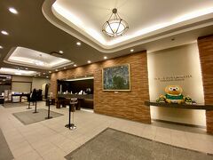 コンサート後、また別の待っててくれたファン友さん３人を
レンタカーに乗せてJR函館駅へ。
最初の予定では午後列車で函館駅着いて、そのままチェックインの
はずだったのですが。。。21時半過ぎのチェックイン。
ノーショウでキャンセルされない様、函館市民会館に着いた時に
夜遅目の到着になります＆駐車1台お願いしますと、電話入れときました
予定外の車移動、駐車場の付いてるホテルで良かった。