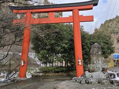 最終日は新幹線で帰るだけ。
時間があるので一人で貴船神社へ行ってみます。

まずは最初の鳥居。