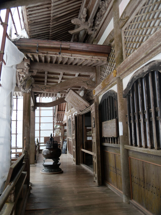 承陽殿です。<br /><br />道元禅師の御遺骨が安置されている「真廟」で、道元禅師以下第5世までの住職の像、永平寺歴代住職と曹洞宗寺院住職の御位牌が祀られています。