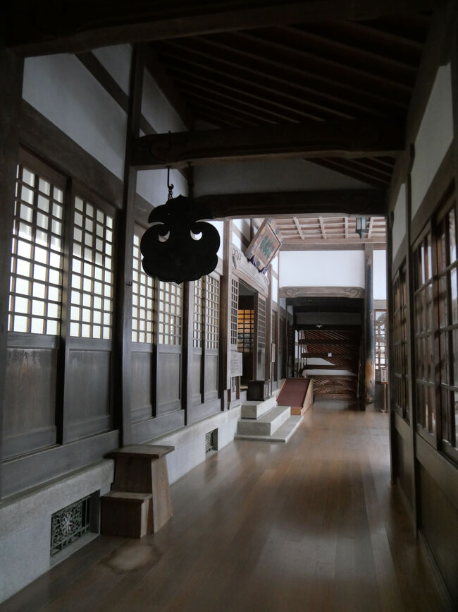 大庫院に向かいます。