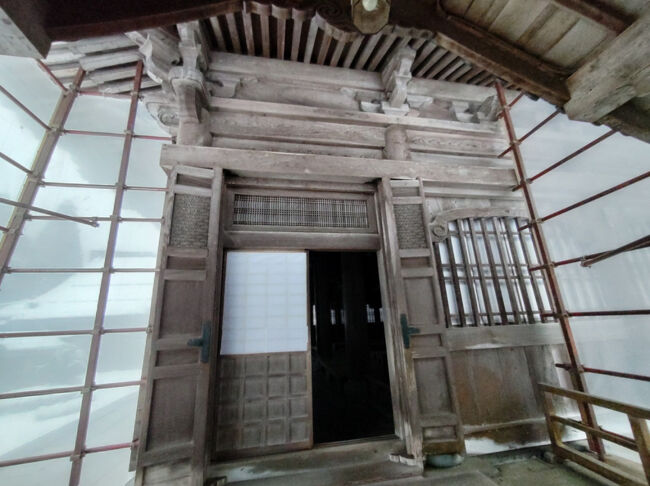 仏殿です。<br /><br />ここでは、雲水たちの昼の読経「日中諷経」、午後のお勤め「晩課諷経」が行われています。