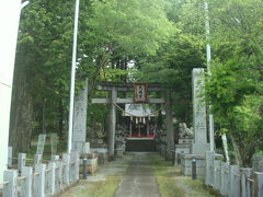 ペンションアイビーから徒歩1分程の平野天満宮まで散歩です。