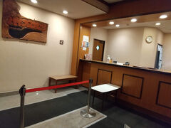 白樺湖近くの『白樺湖ホテルパイプのけむり』に宿泊します(^^♪
フロントでチェックイン