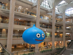 ランドマークプラザでは、近隣のマークイズと合同でイベントを開催していました。
ドラゴンクエストのグッズ販売、コラボカフェ、特別展示などが行われていました。
