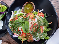 2時を過ぎていたので、近くにあるGoogleMapで高評価の、Lilla　Warungへ。