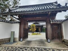 去年訪れたので
入り口狭いけど迷わず