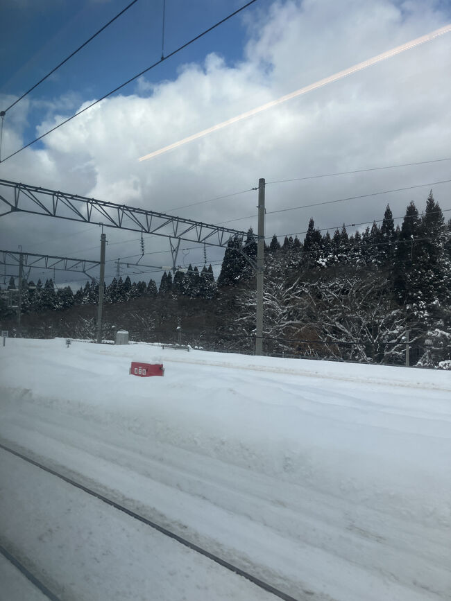 新青森駅出て北海道を目指す。