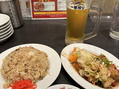 21:30、LOジャストタイムにお店に到着。
店長確認で入店OKいただきました。
というわけで、名古屋飯の代表格「味仙」でめでたく乾杯！！！

台湾ラーメンが有名だけど、ニンニクたっぷりのガーリックチャーハンに
酢豚（という名の辛ニンニクソースがけの油淋鶏）をオーダー。
これ食べて飛行機に乗るのは罪だな・・・ってくらいニンニクが効いていて、すごーく美味しかったです。
酢豚はちょっと辛すぎるけど・・ビールがどんどんすすみます。

ホント間に合ってよかったです。
これは帰路にも寄ってしまいそうな予感。

【晩ご飯代】2,470円