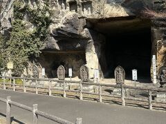 やっぱ寺1歩入ったら雰囲気変わる

何か皆自然と静かになる

何か洞窟とか掘ってたらしい

結構デカイ

重労働そう