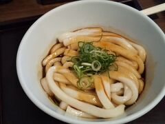 温かい名物伊勢うどんを頂きました
ここのうどんは「飲み物」だと思う