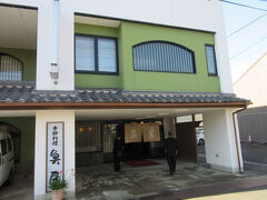 その後、墓地に移動し「墓終いの儀」を行い市内の「魚辰」にて食事会となりました。