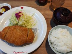 とんかつランチです。