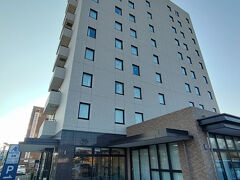 キャベツ畑が続く道を進んで、隣の田原市へ。

田原での宿は、ABホテル田原。
豊鉄三河田原駅から徒歩1分の立地なのに、駐車場は無料。