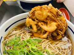 10:30過ぎに自宅を出発。
海老名サービスエリアでかき揚げ蕎麦のお昼ご飯。
