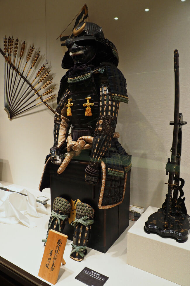 鎧・兜などの武具も。