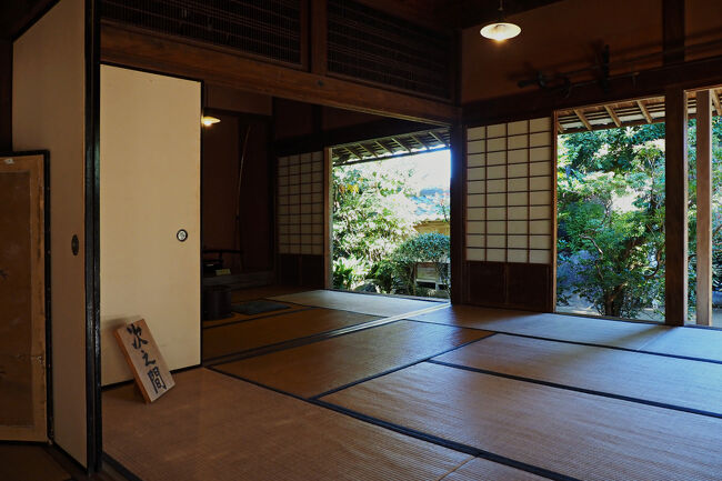 ＜次之間＞<br />付き人が待機する部屋で、中庭から見えたのはこの部屋。