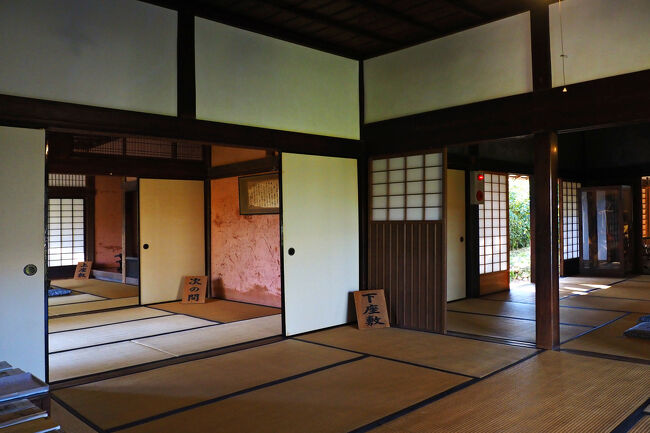 ＜下座敷＞<br />税所邸も案内人が常駐しており出迎えてくれるので、こちらはある程度の人数が集まるとこの下座敷に呼び寄せられて集団で建物案内が始まるけど、それまでは自由見学可。<br />隣接する次の間と上座敷の壁にはベンガラが塗られている。<br />