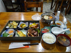 "松華堂弁当とお鍋"の豪華な夕食！