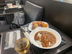 ということで、正しいジャパニーズカレーを食べにANAラウンジへ移動♪

完全に食べすぎてます…
