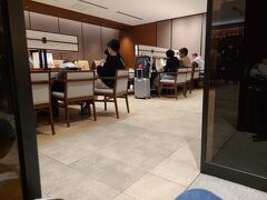 那覇空港 JAL国内線 サクララウンジ