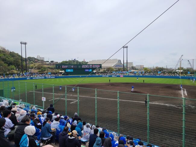 後でネットで確認するとスタジアムの収容人数14,499人に対し、この日の観客は4,658人だったそうです。約1/3の入りということですね。