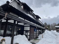 いっぱい遊んで満足したので、お昼ご飯を食べに出かけます。去年来て、美味しかったので再訪のお蕎麦屋さんです
