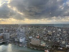 最上階の展望台へ。
無料です。