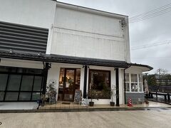 体が冷えたのでお茶することにしました
GENMYOAN CAFEさんです
最初にお会計をする方式でした