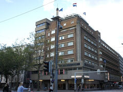 ちょっとアールデコかな～、ここ。と思って撮ったのはホテル。アムステルダムにも似た感じのホテルがあった気がしますね。
Hotel NH Atlanta Rotterdam
Coolsingel, Aert van Nesstraat 4