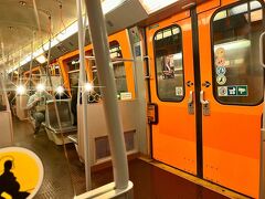 ９月１４日（土）

本日は１２：００にホテルを出てゆっくりめのスタート。

地下鉄Ｕ（ウー）バーン４号線のラントシュトラーセ駅から乗り換えなしの１３分。

ちなみに、ホテル最寄りの鉄道駅ウィーン・ミッテと地下鉄ラントシュトラーセ駅は繋がっています。