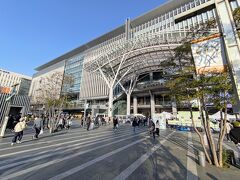 博多駅まで戻ってきました。
やっぱり都会ですね。
人の多さに困惑するあたり田舎者だと実感します。

あと、博多駅の地下鉄や地下通路は迷路みたいになっていて少し迷子になってしまいましたw
