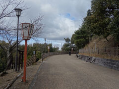 奈良ホテルをとおりすぎ、