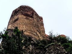 ナリカラ要塞の砦は堅牢そうだ
