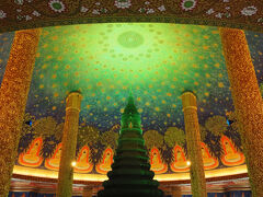 最上階に着きました

実をいうと
旅行記などで見慣れてしまったから
果たして感動できるのかどうか
ちょっぴり気がかりだったのですが…