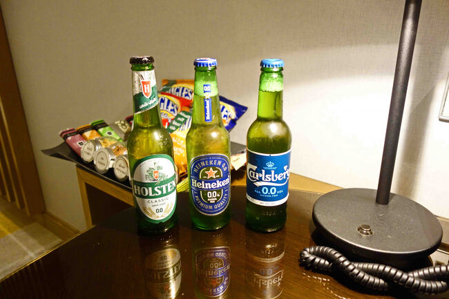 ということでホテルへ戻ってノンアルビールの味比べです。<br />「Holster」「Heineken」「Carlsberg」とヨーロッパのメジャーブランド。