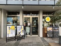 今回も前乗りです。
新潟駅到着後、ぽん酒館と同じホテルメッツの1階にあるTABI BAR＆CAFEに直行です。
珍しいお酒が飲めます。