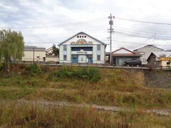 オデオン座．脇町が藍で栄えた頃に建てられた芝居小屋．今でも使われているようです．