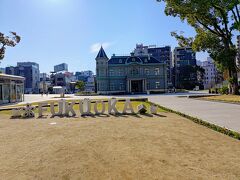 天神中央公園です。
ここの文字モニュメントを見に来たくて訪れました。
2,3組ほどここで写真を撮ってましたよ。