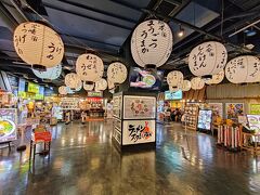 さて、らるきいで食べたばかりだけどキャナルシティの５階にあるラーメンスタジアムで最後の博多豚骨ラーメンを食べよう
博多ラーメンを始めとした日本各地のラーメン屋さん８店舗が集結しています。