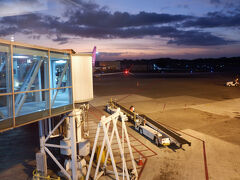 2月24日(月)
　おはようございます。6時間半ほどのフライトでパナマシティのトクメン国際空港に無事到着です。LAとは時差が3時間あり、3時間戻る感じです。今回は入国はしませんが、25年ぶりのパナマです。2時間半ほどのトランジットで次の目的地、ガイアナの首都ジョージタウンに向かう予定です。