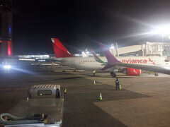 3月2日(日)
　おはようございます。5時間半ほどのフライトで午前4時半ながらもニューヨークJFK空港に到着です。8時間半のトランジット、MARIELさんだったらマンハッタンの街中に出ると思いますが、寒いし寒いし寒いしなので、空港でのんびりします。