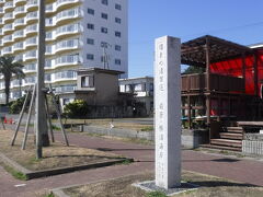 バス待ちの間「横渚海岸」を見に行きました