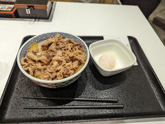 デパーチャー・荷物検査に入る前に日本の文化（単に現在の日本食）を少し堪能。
