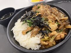 1時間半くらいで終了し、サダキンパで早めの晩ごはん！
ずっと食べたかったチムタク（9000ウォン）を。
めっちゃおいしかった！絶対リピするー