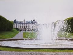 「ドロットニングホルム」はスウェーデン語で「王妃の小島」を意味する。「北欧のヴェルサイユ宮殿」の勇名を馳せる。
