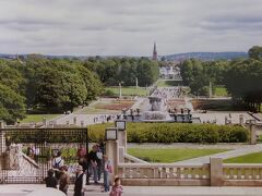 奥にヴィーゲラン美術館